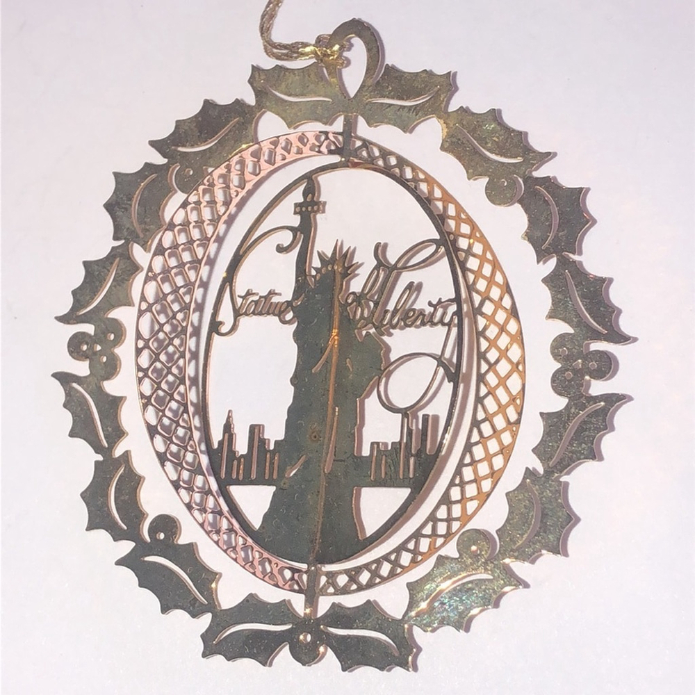 Camerlane 24 kt Gold Finish Statue of Liberty Ornament - Picture 2 of 6
